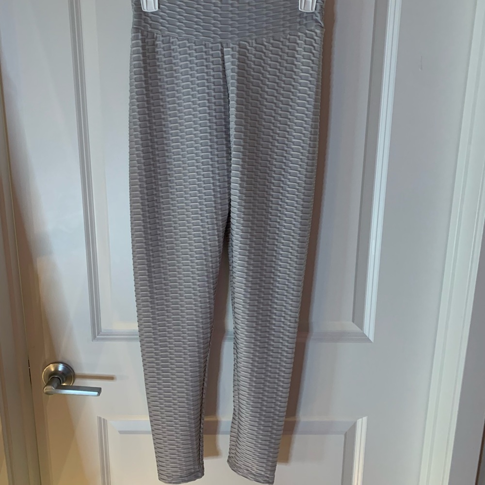 Light grey “TikTok” full length leggings size S, used ONCE
